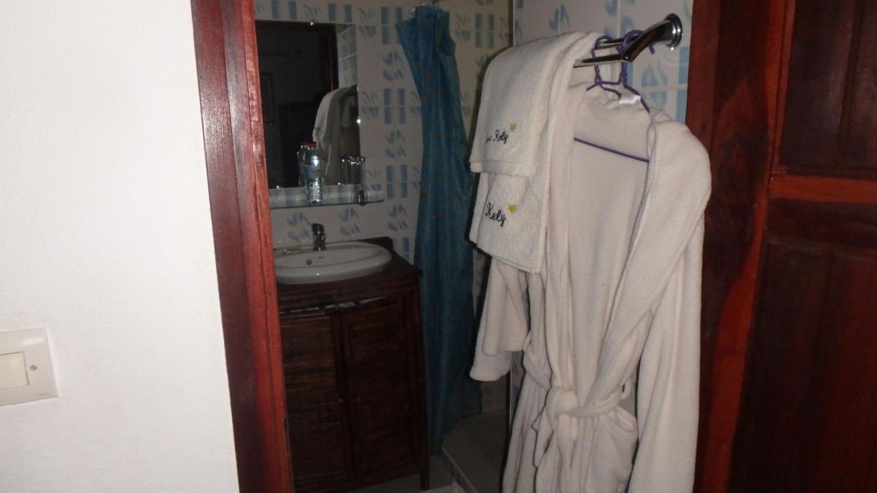 Hotel Edena Kely à Mahajanga Extérieur photo